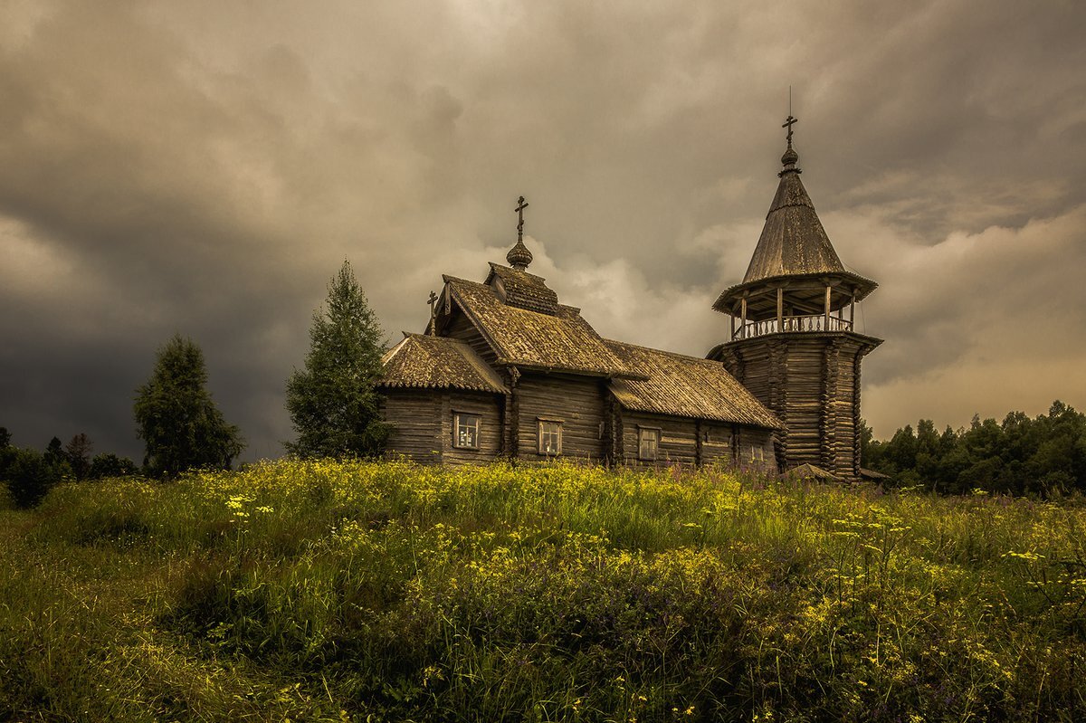 Удивительная деревенская церковь