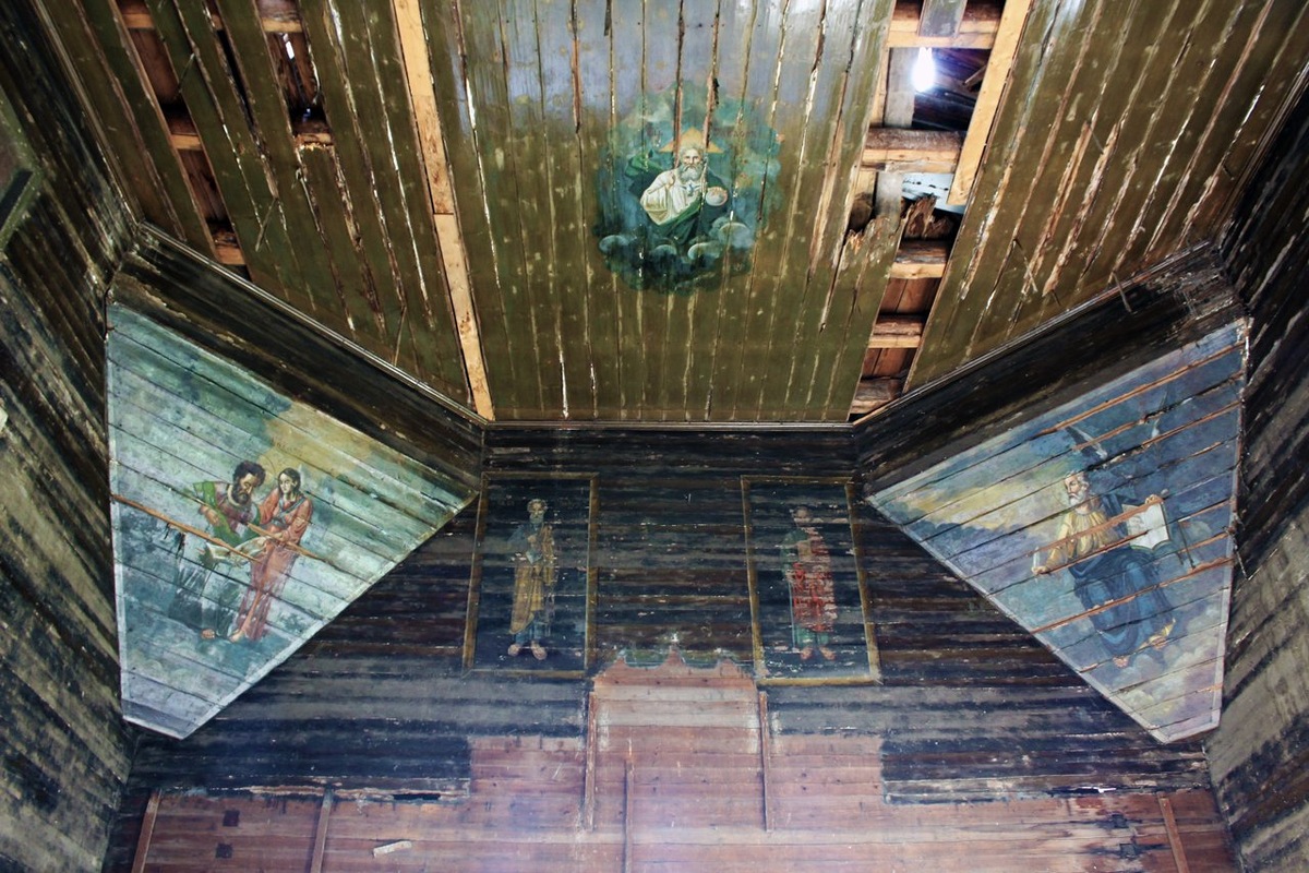 Церковь - вид нутри