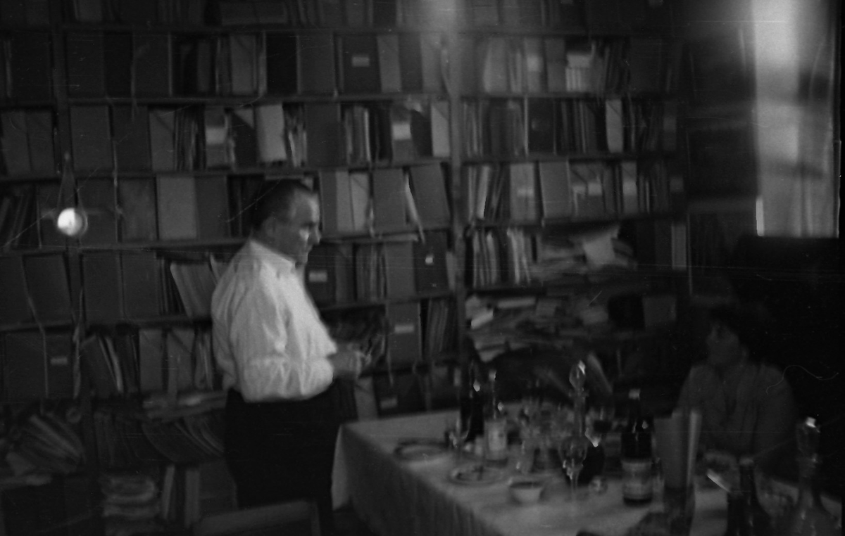 А.К.Шарц в своей квартире. 1978 г.