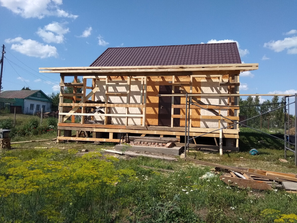 А это уже вид спереди. Строительство дело не дешевое. Фото из личного архива. 