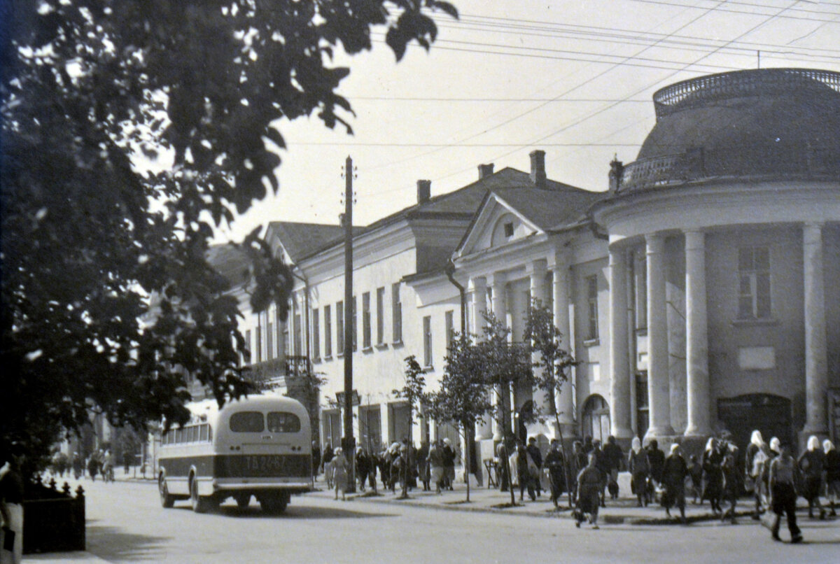 ЗИС-155 на улице Советской