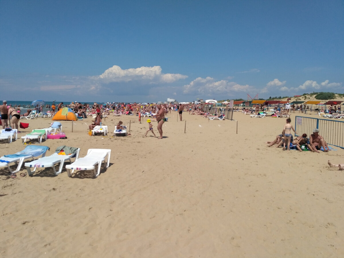 Фото взято из группы ВК "Пляжи Витязево". 