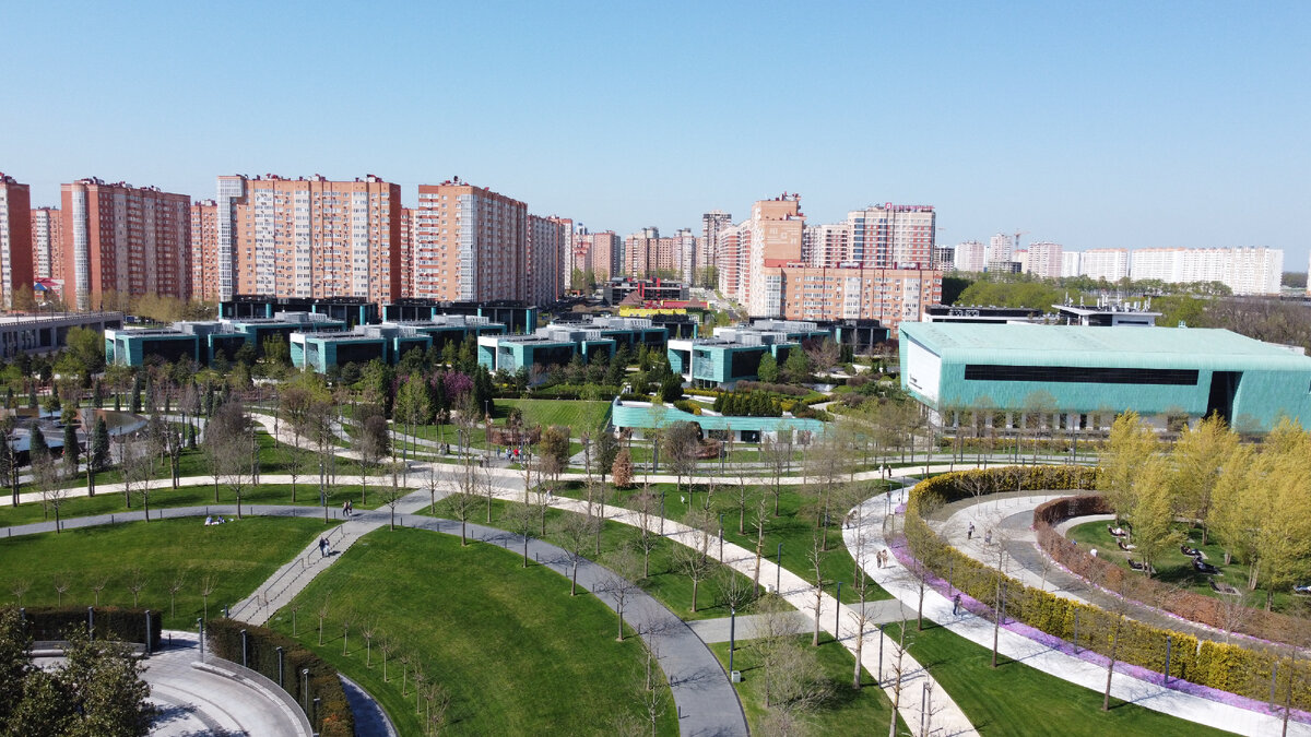 Краснодар. Вот такие не очень красивые новостройки