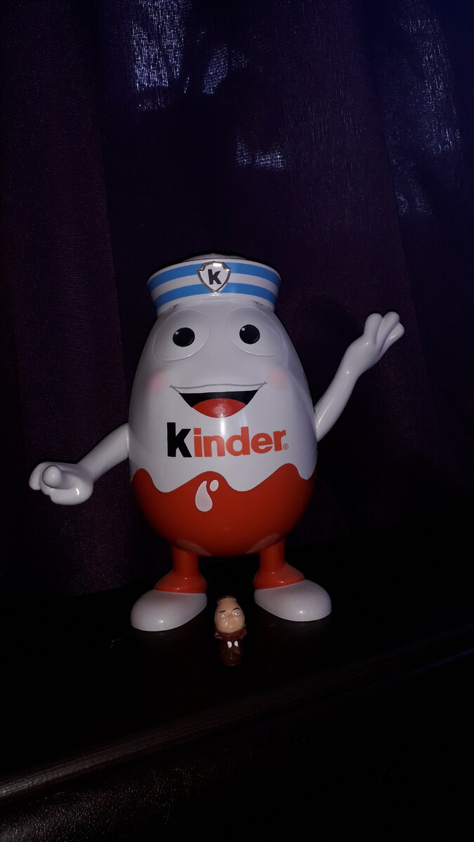 Самое большое и самое маленькое яйцо в коллекции