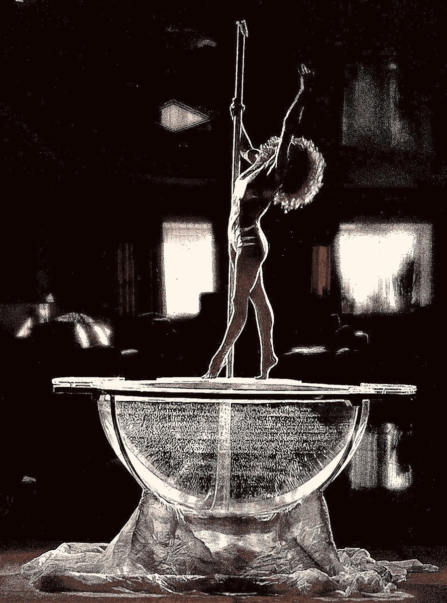 Используя мужское начало женщина реализует свои желания, так как твердость и устойчивость стержня, который его символизирует, позволяет ей это сделать.