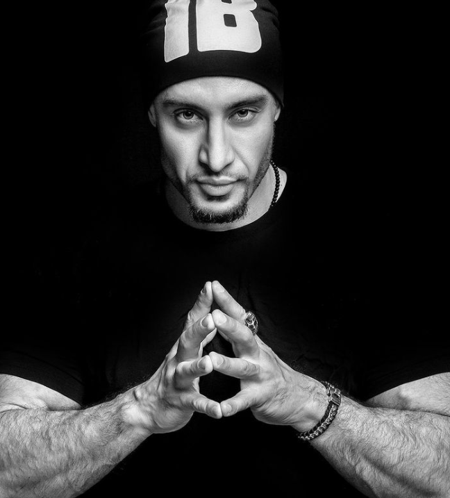 брелок который раскачивает гипнотизер 7 букв. гипноз часы. игорь гуляев телеведущий. маятник для биолокации. маятник гипнотизера.