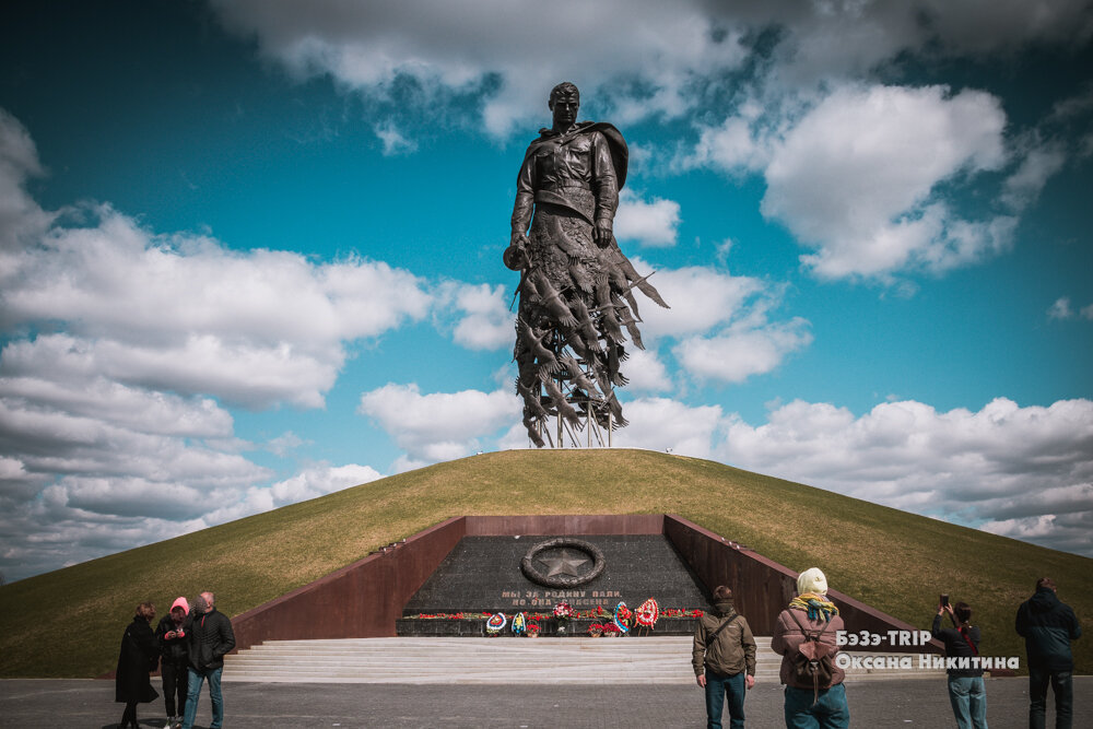 Памятник во ржеве солдатам новый с журавлями фото