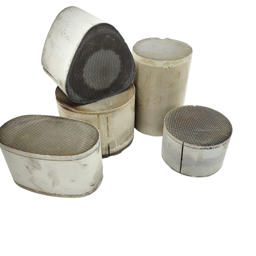 Керамические 
Импортные
цена до 50 000 руб/кг
Отечественные
цена от 3000 до 6000 руб/кг