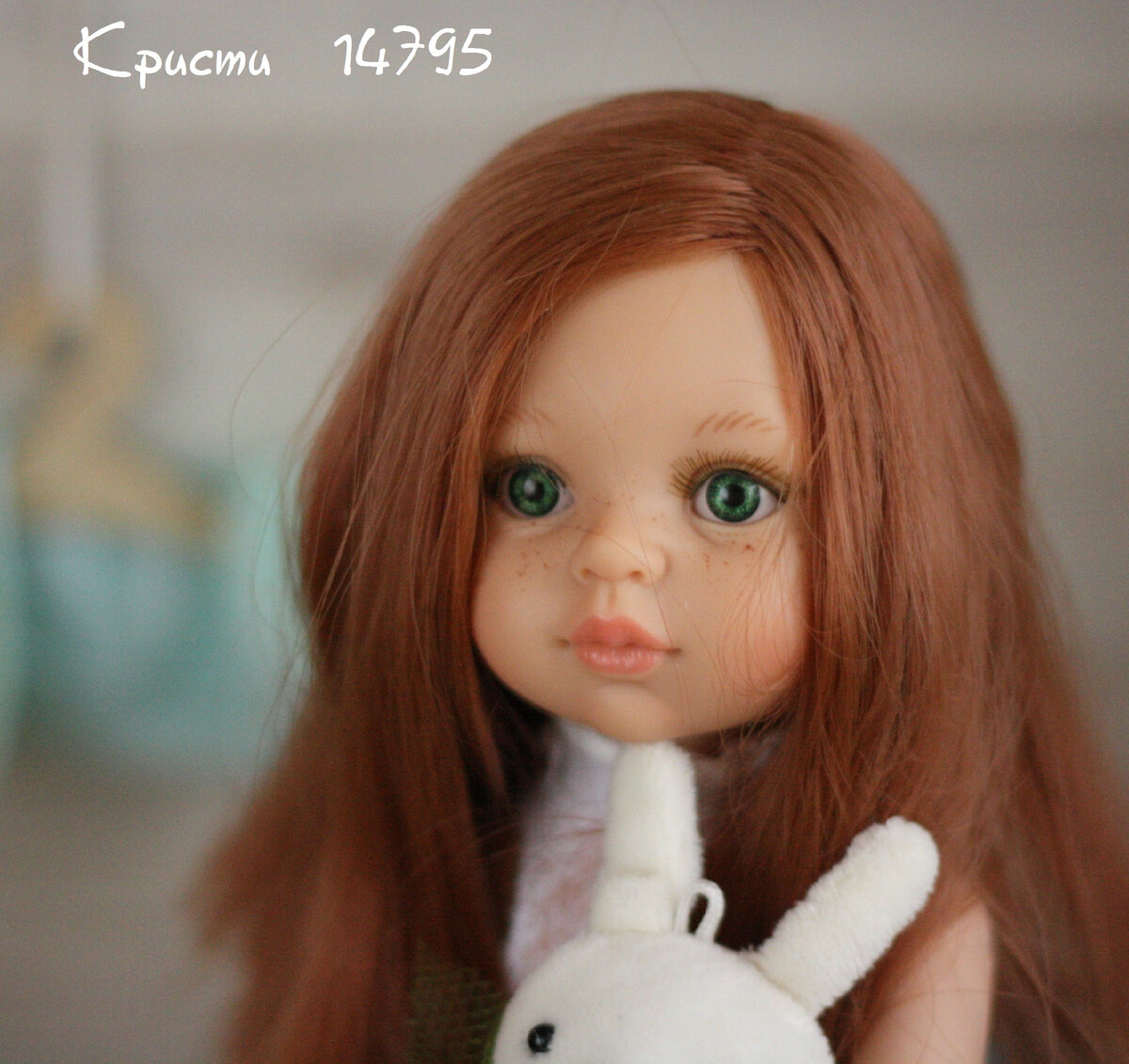 Кристи 14795 прямые рыжие волосы , зелёные глаза , веснушки