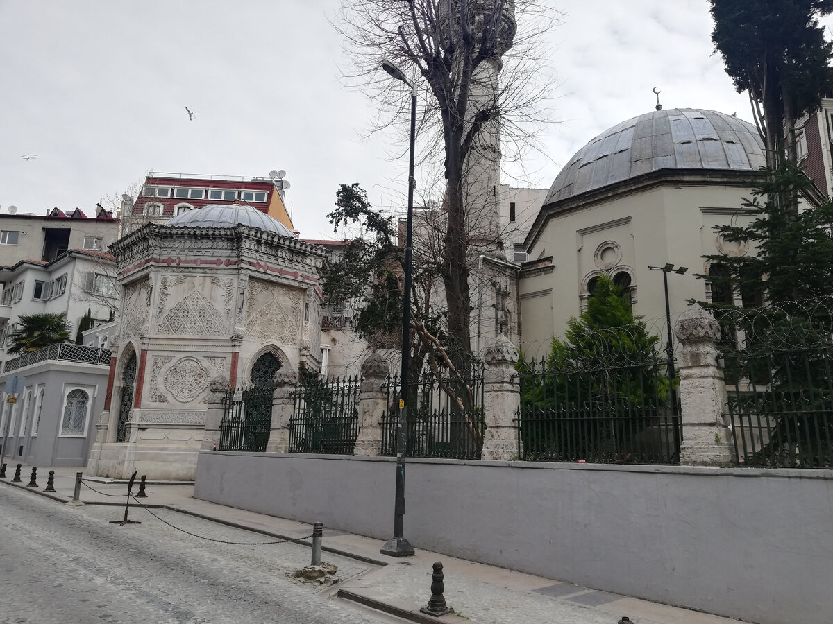 Мечеть по пути на Гранд базар