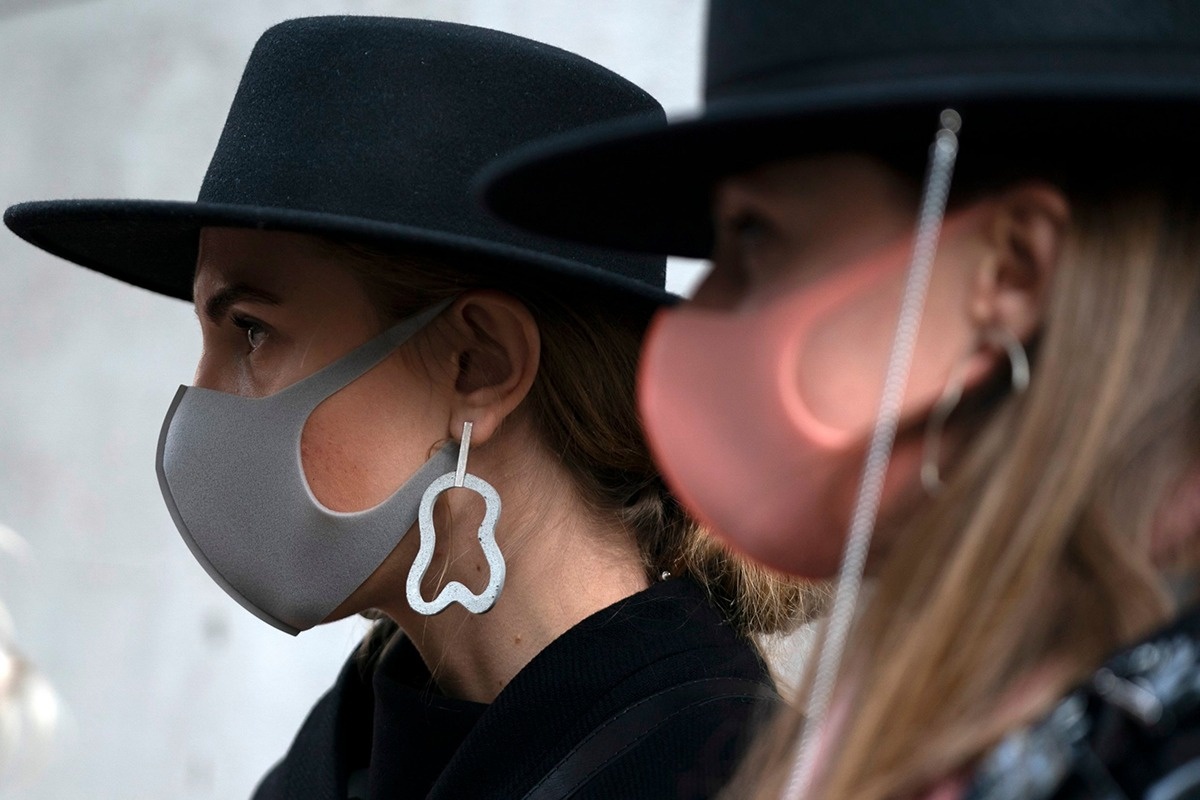 Маски стали модным трендом