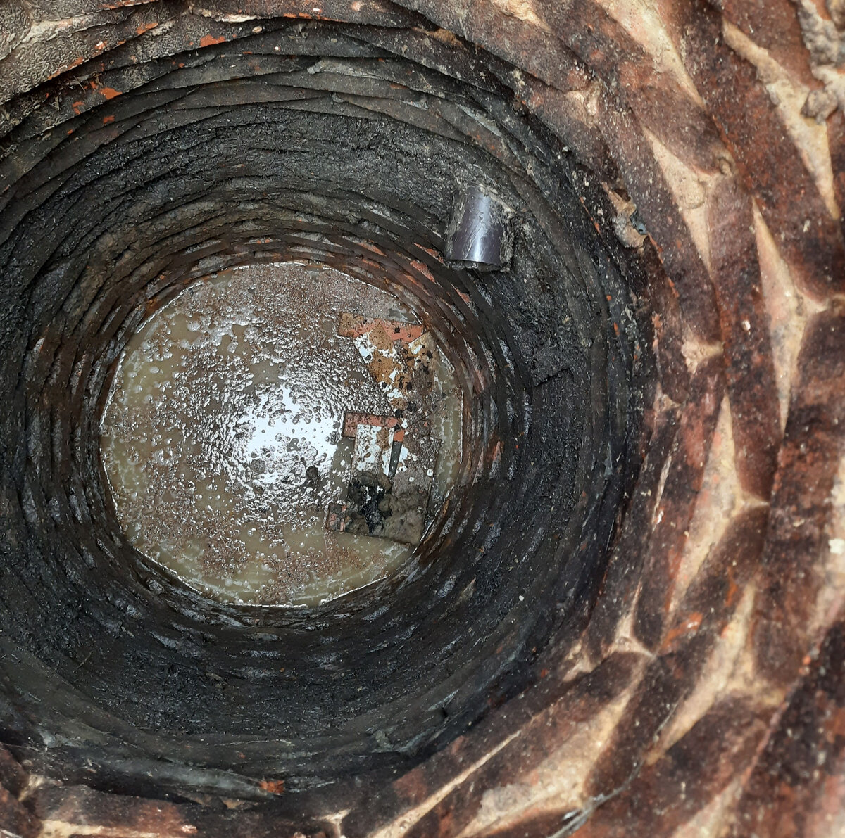 Фильтрующий колодец после откачки. Фото - Лебедев Андрей (с)