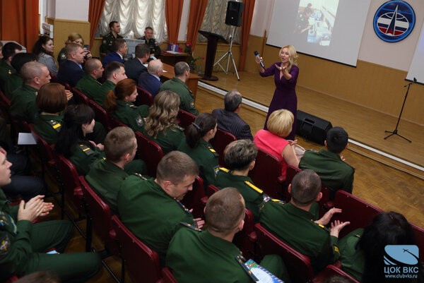 «ПОКЛОНИМСЯ ВЕЛИКИМ ТЕМ ГОДАМ!»: 60-Ю ГОДОВЩИНУ УЗЛА СВЯЗИ «КРИПТОН» ОТМЕТИЛИ КОНЦЕРТОМ ТВОРЧЕСКОЙ ГРУППЫ ЦОК ВКС