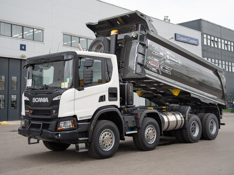 Автомобиль Scania P440 P8x4 HZ с самосвальным кузовам Grunwald объемом 20 куб.м. 