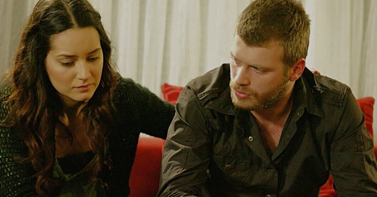 Кадр из сериала "Менекше и Халиль"