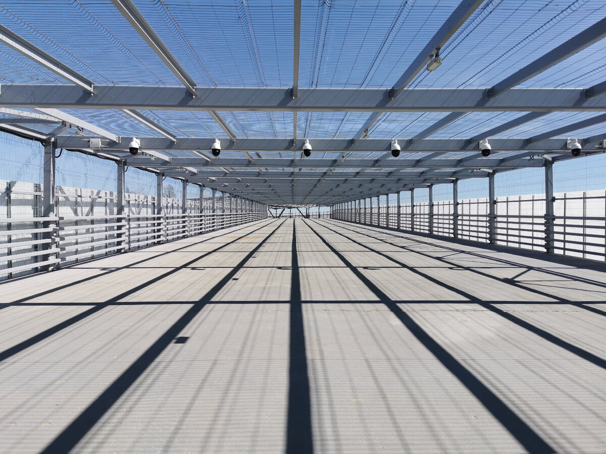 Система уличного контроля. Переход возле стадиона "Газпром Арена". Санкт-Петербург