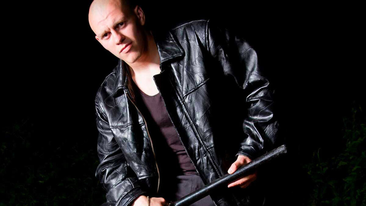 парни с машинами из 90-х. дети 90-х фильм. братки 90х в кожанках. пацанчик из 90-х. дети 90 сериал.