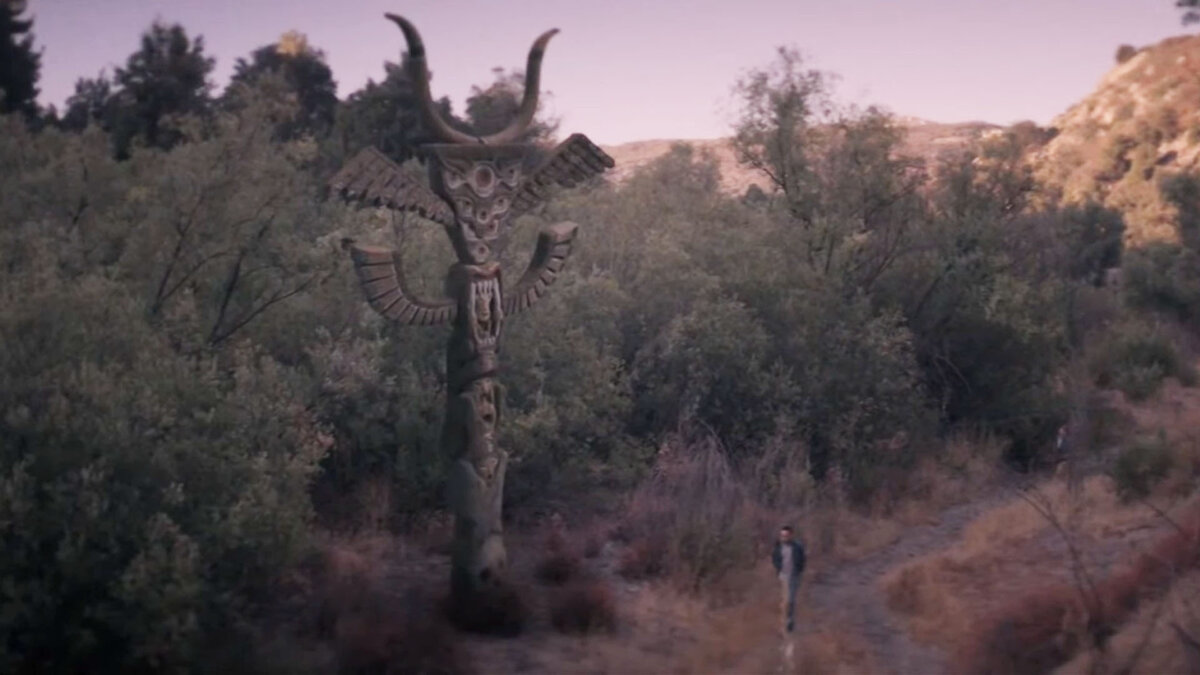 Кадр из фильма "Паранормальное". Так выглядят эти глухие и загадочные места.