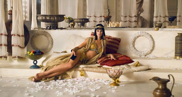 Феномен Клеопатры: 7 секретов ухода за собой после 50 лет