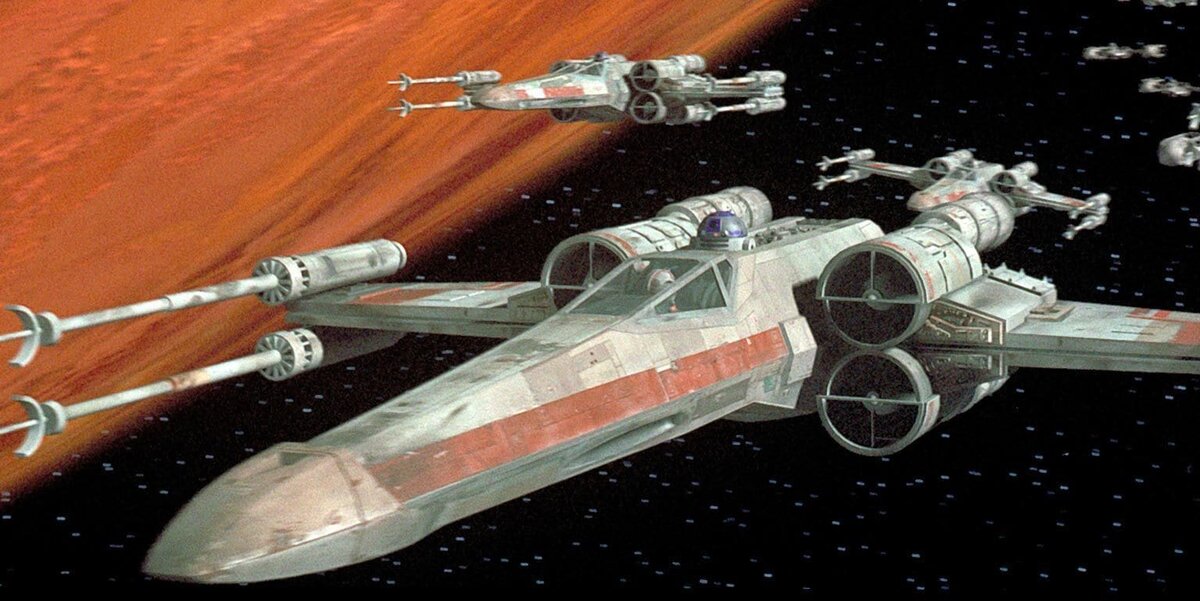 Истребитель X-wing с размещенным за кабиной пилота R2D2 © Lucasfilm