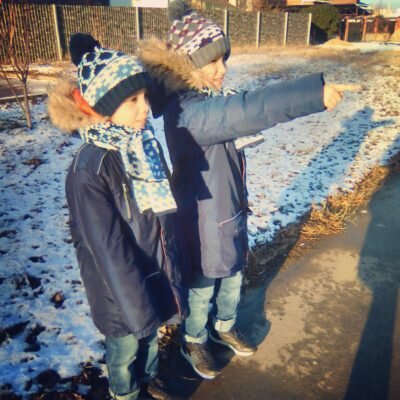 Ребята вышли из зала суда. Было холодно и не очень понятно, что же дальше.