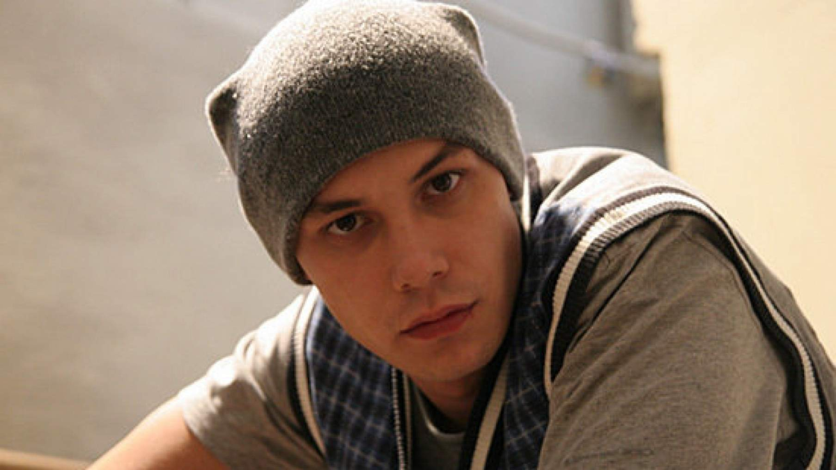 Шамиль Хаматов - брат Чулпан Хаматовой. Про ещё один фильм с ним тоже расскажу позже