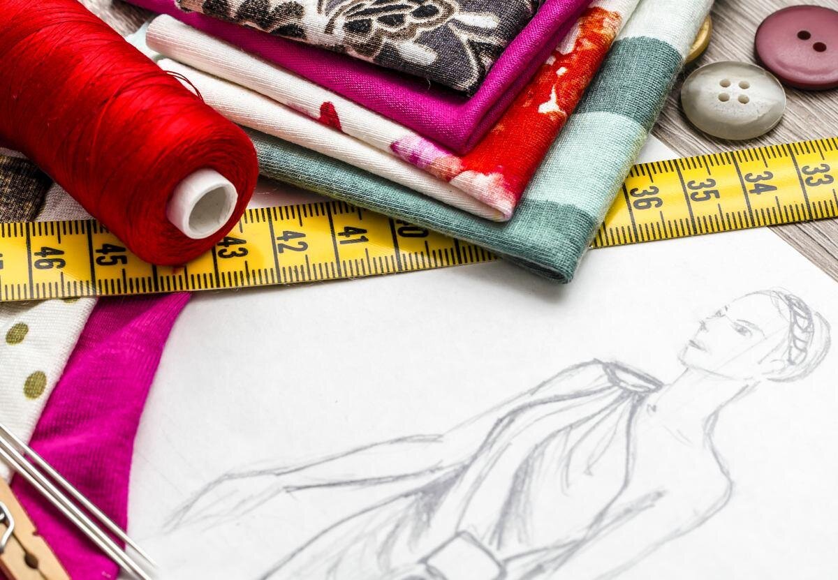 Курсы разные нужны, курсы разные важны. Кройки и шитья тоже бывают разные. Фото с просторов интернета