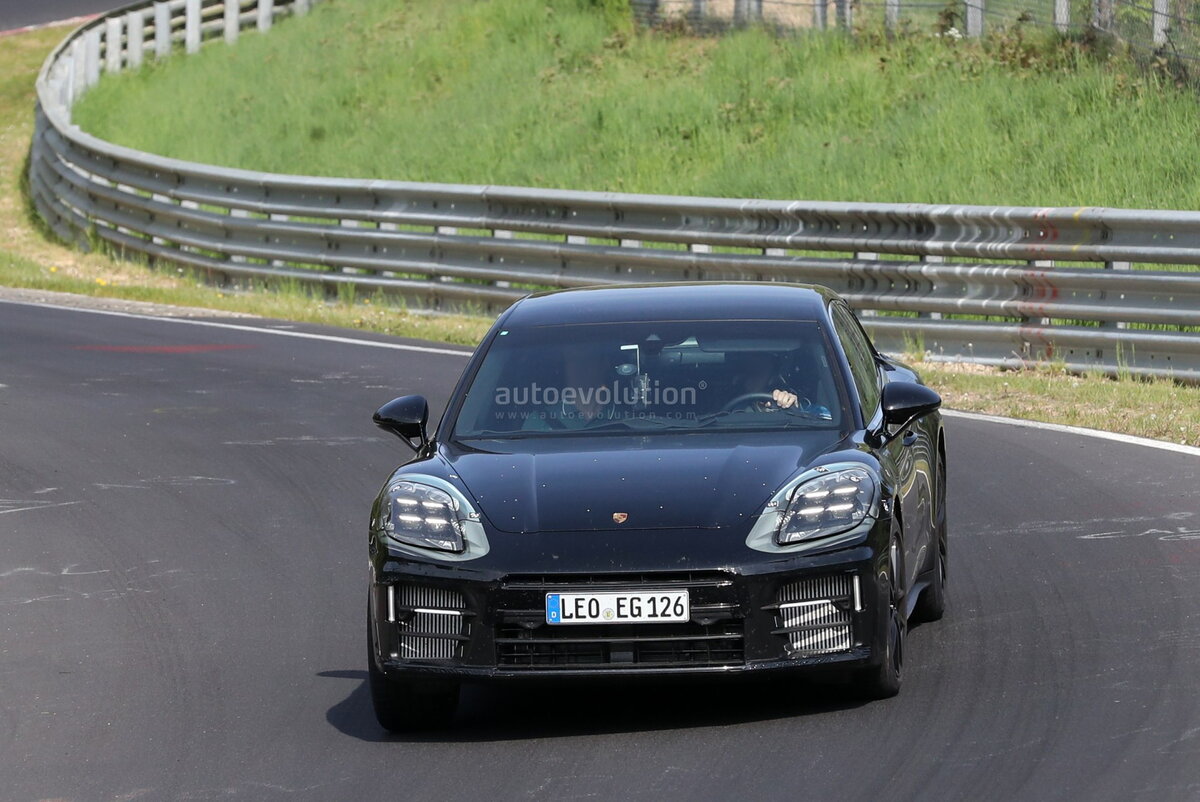 Porsche Panamera 2024
