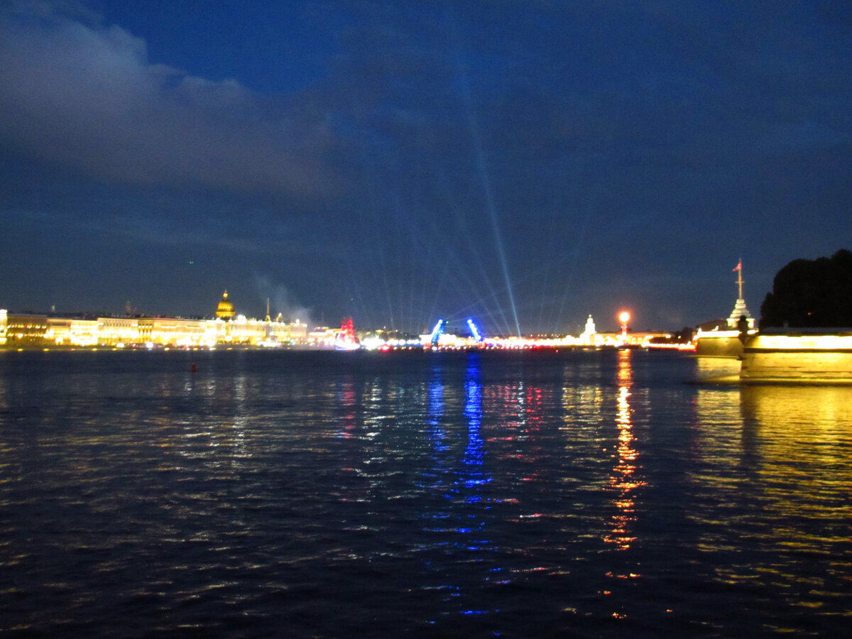 Ночной Питер. Дворцовый мост в Санкт-Петербурге. Ночная прогулка.