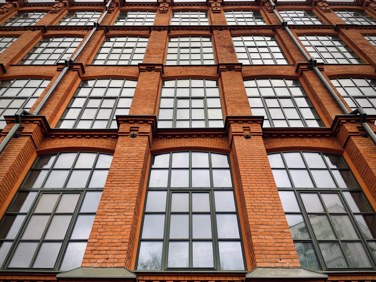 Дореволюционное фабричное здание в Москве