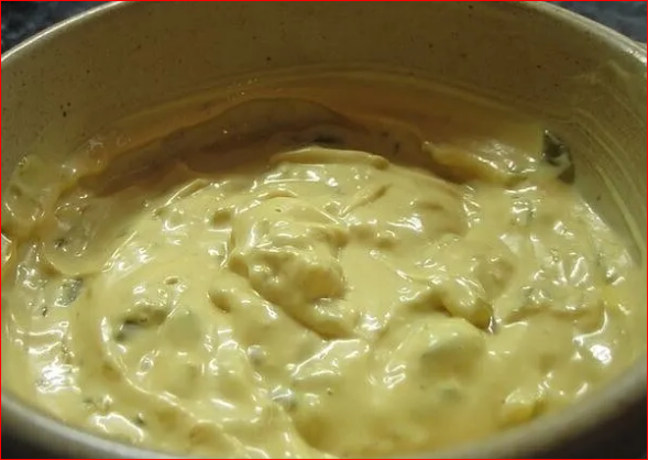 В каждом случае будет вкусно) Сейчас много разновидностей соуса и каждый отличаясь от оригинального по-своему хорош.