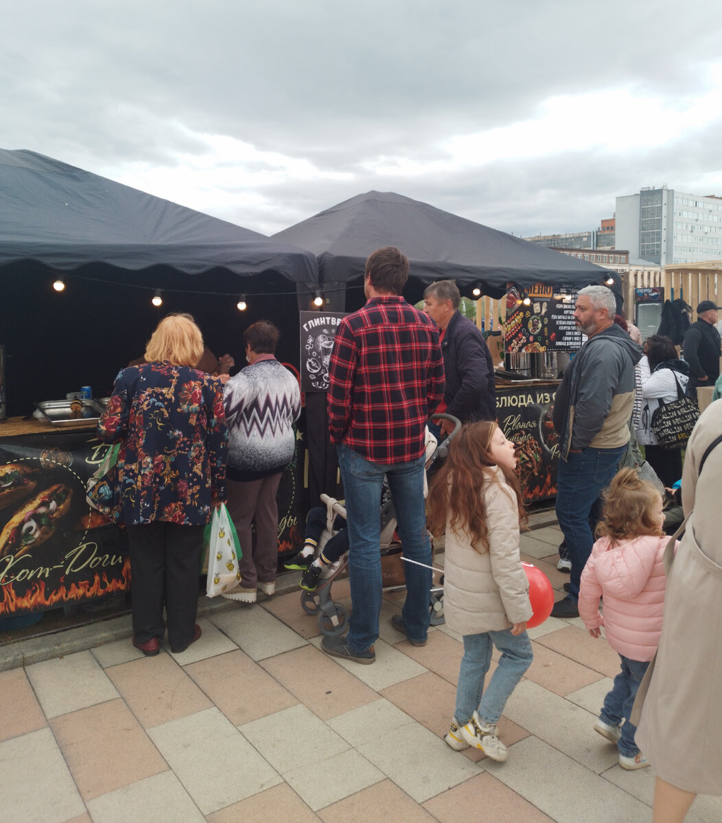 Нашему городу -877, но он  как всегда молод, красив, хорош собой, да ещё в в полном расцвете сил, радует своих жителей и гостей, историческими  памятниками, итересными музеями, замечательными...-26