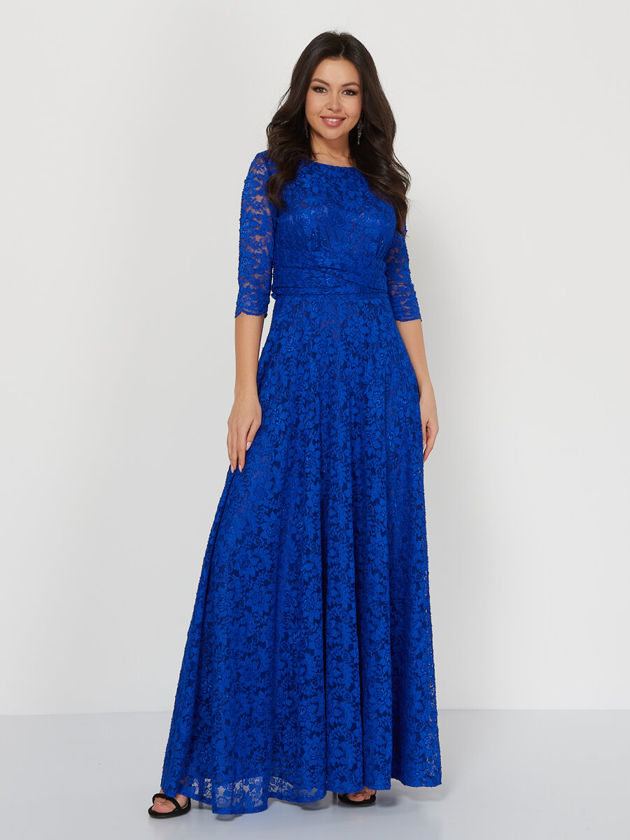 Синее платье с кружевным узором 