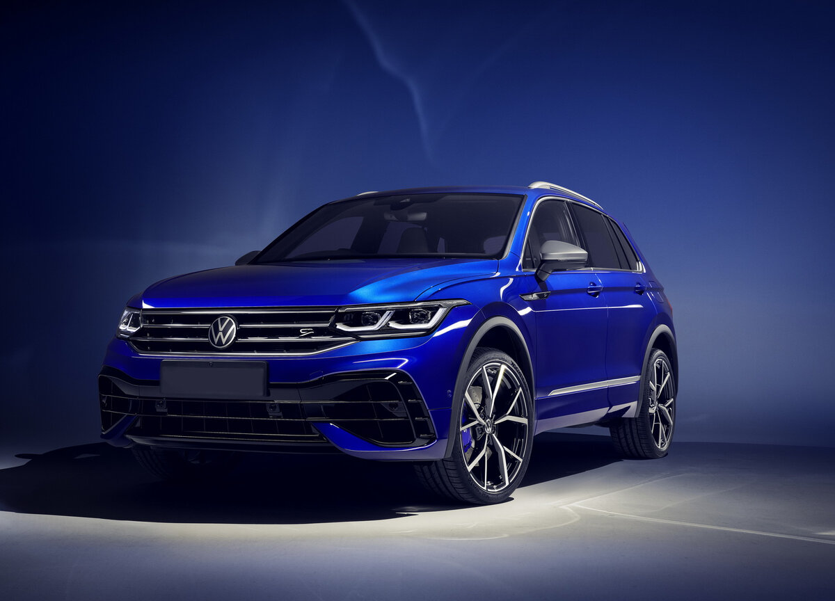 "Заряженный" спортивный кроссовер был представлен во время летней презентации рестайлингового Фольксваген Тигуан 2021