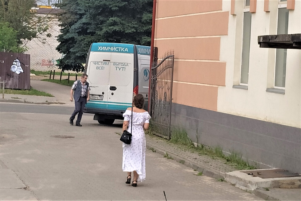 Вот какую тургеневскую девушку я повстречала по приезде в Кимры )) 