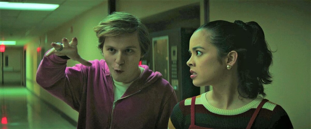 Кадр из к/ф «Улица страха. Часть 1: 1994».