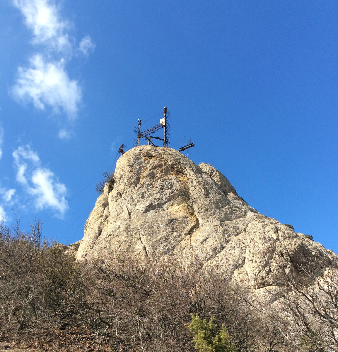 Опоры остановки «Искусственная луна» на Балалы-Кая