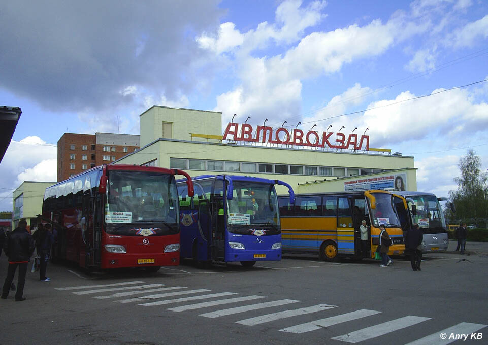 Автобус станция пермь. Центральный автовокзал Чебоксары. Автобус автовокзал. Вокзал автобус. Российская автобусная станция.