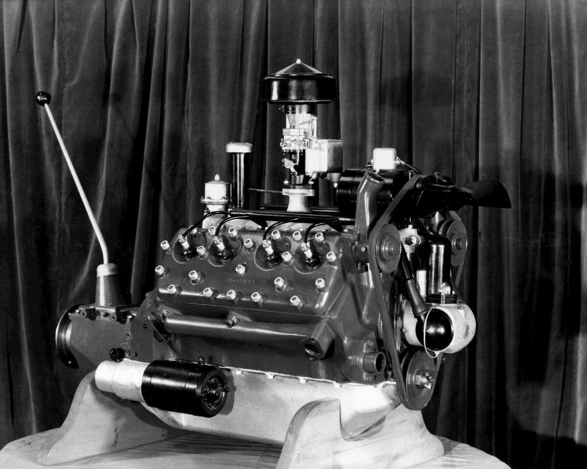 Мир двигателей. Ford v8 engine. Форд v8 1932 двигатель. Двигатель Форд v8. Генри Форд двигатель v8