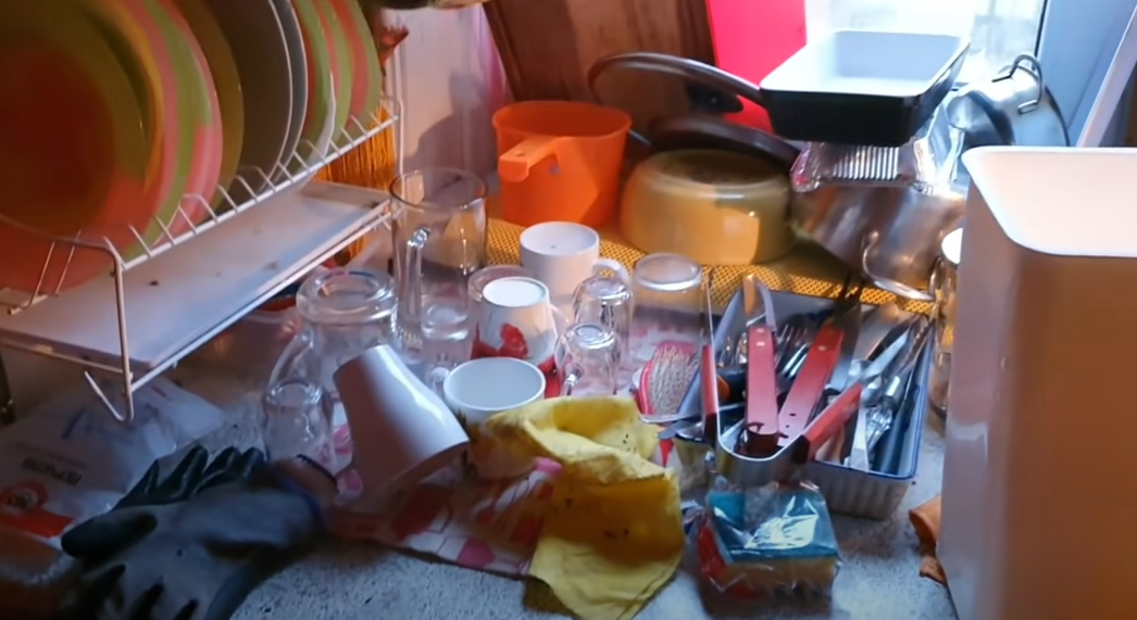 Работы на даче по приезду просто масса. Не знаешь за что хвататься! Фото Таша Муляр.