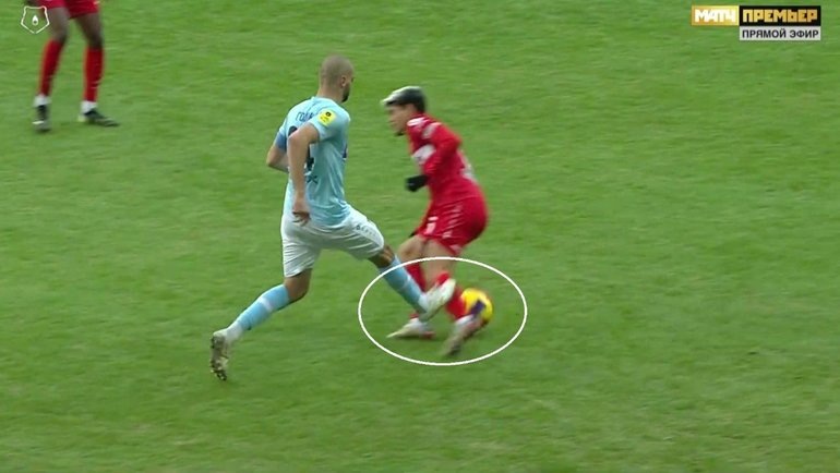 неназначенная красная карточка.