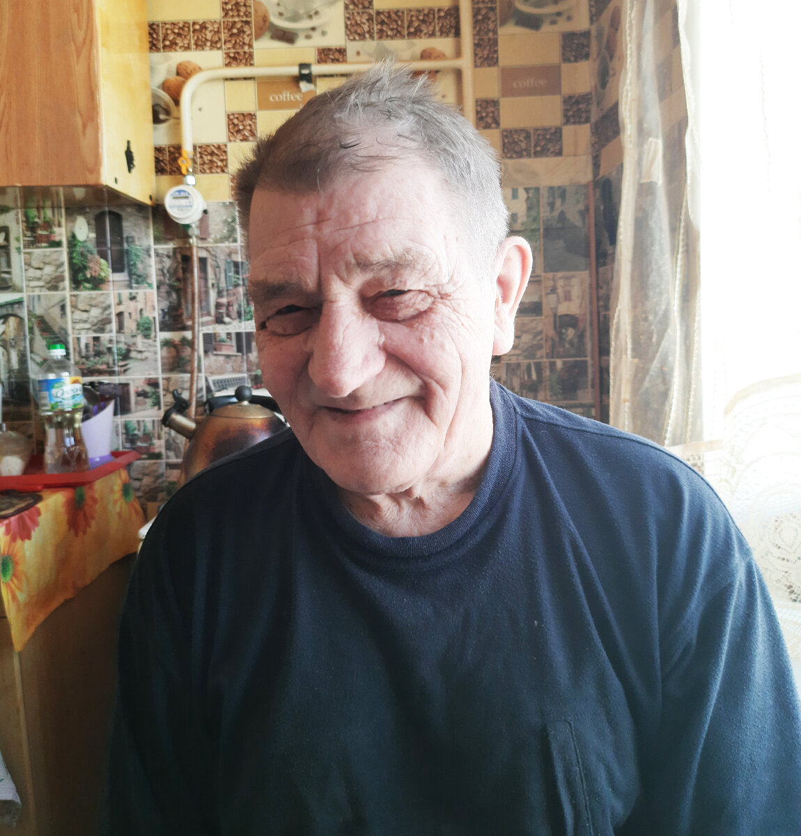 Александр Гуренко уверен, что, несмотря на возраст, нужно жить активно и никогда не унывать