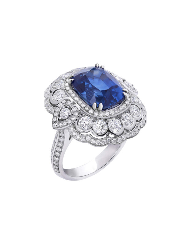Кольцо Garrard Jewelled Vault из белого золота с бриллиантами и центральным сапфиром