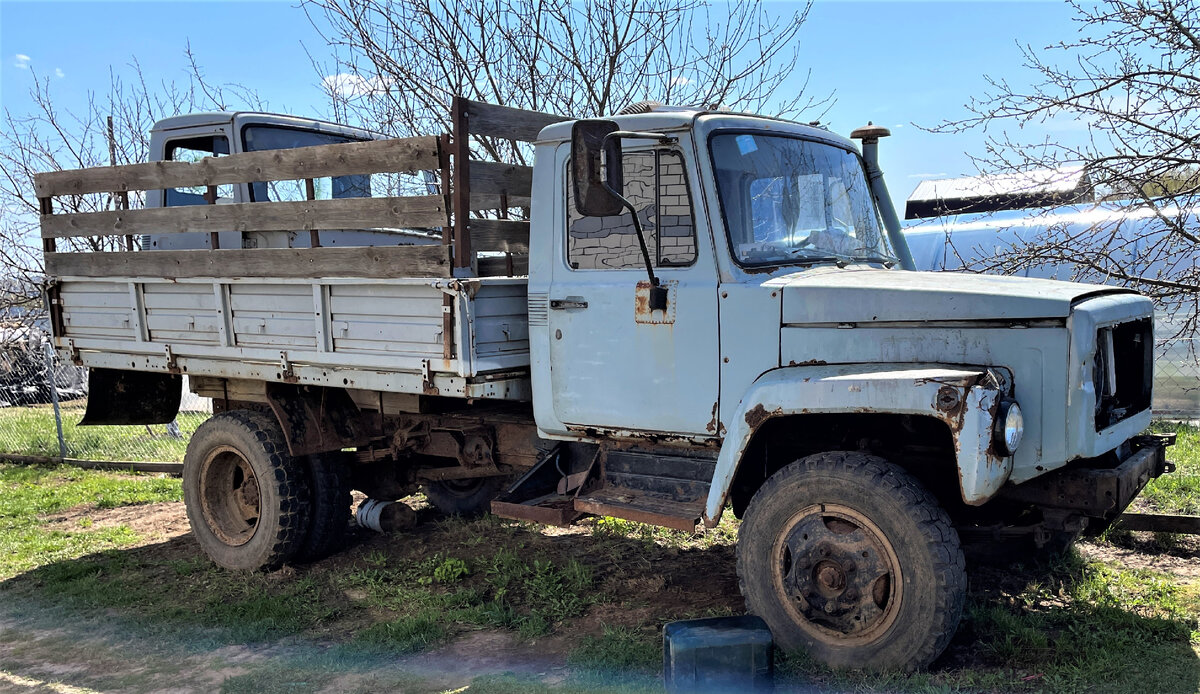 Автомобиль ГАЗ-4301, созданный и заменивший выпускаемый ГАЗ-52. Новые  грузовики для села проявили свою надежность, показываю | Авторемонт и  техника | Дзен