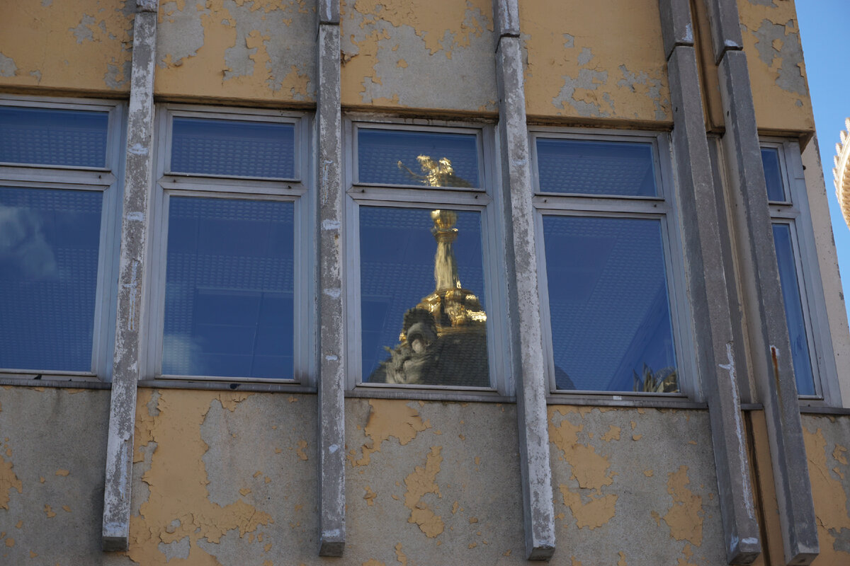 Германия - страна, где причудливым образом переплетены передовые технологии и привычки жизни из доцифровой эпохи.