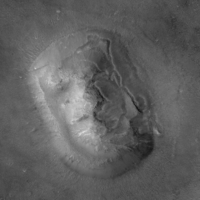 Фотография «лица», сделанная в 2001 году камерой Mars Orbiter Camera со станции «Mars Global Surveyor»