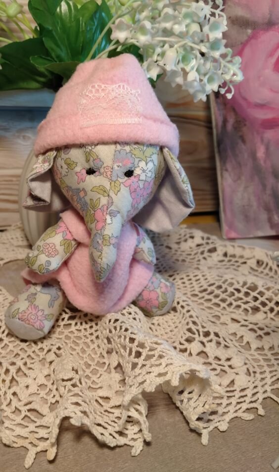 слоник их хлопковой ткани