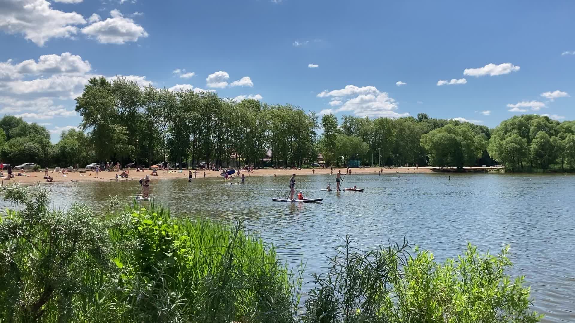 Плещеево озеро пляжи для купания. Переславль-Залесский озеро Плещеево пляж. Плещеево озеро пляж. Переславль-Залесский озеро пляж. Пляж Переславль Залесский городской Плещеево.