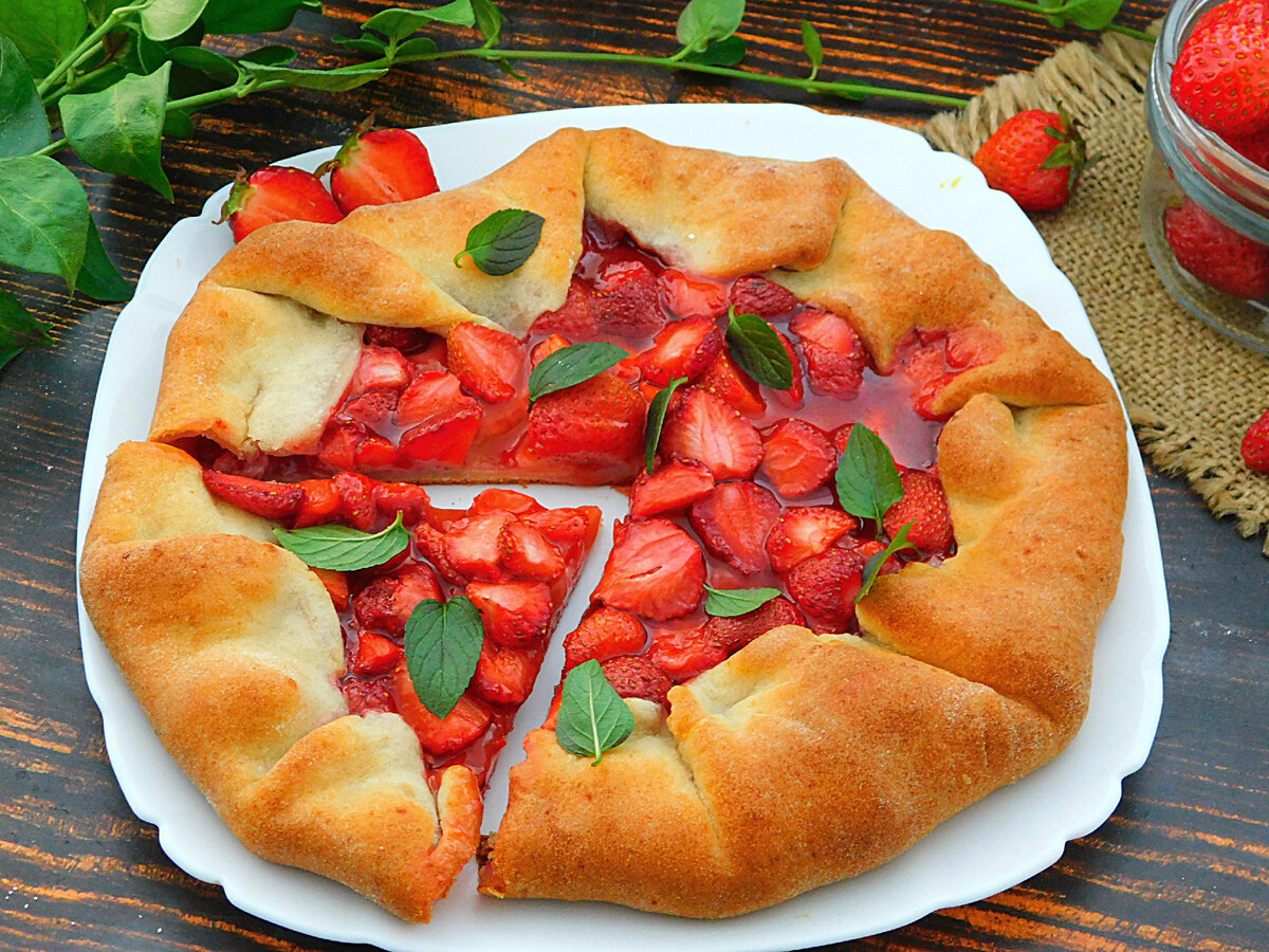 Галета с клубникой