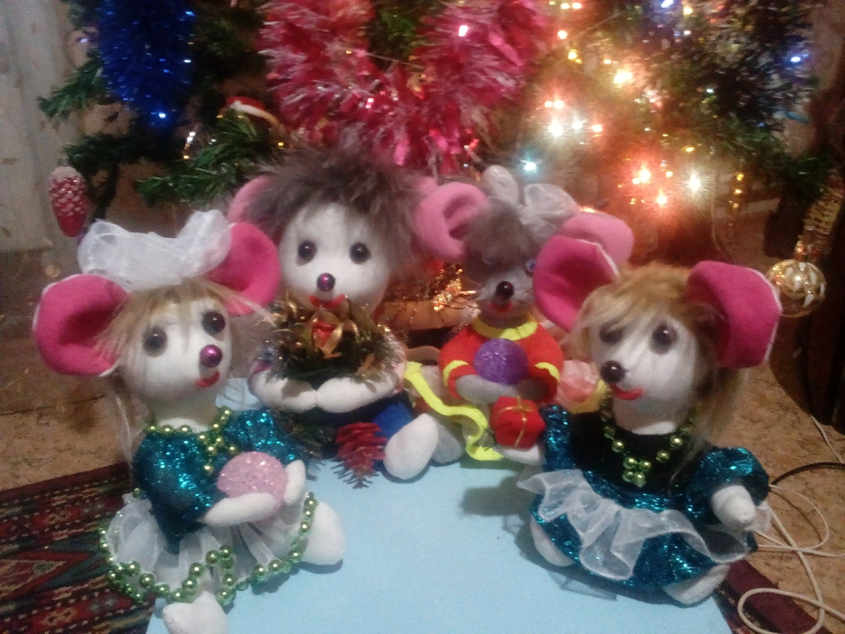 Новогодние мышата